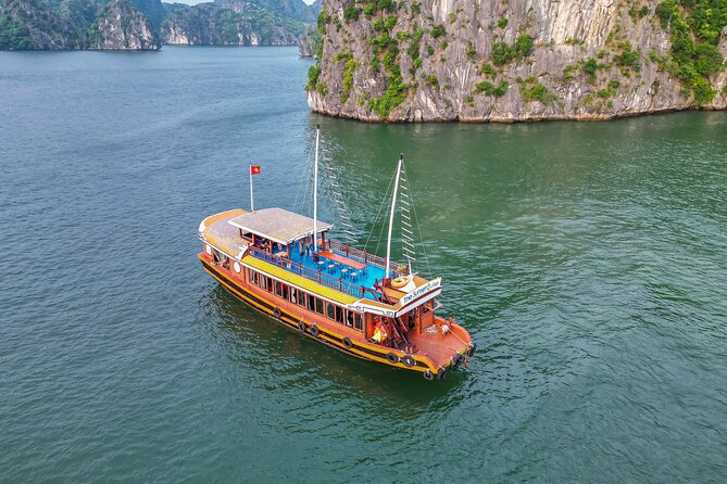 Ha Noi - Cat ba island - Lan Ha Bay - Kayaking 1 Day - Reaching Cat Ba and boarding the boat