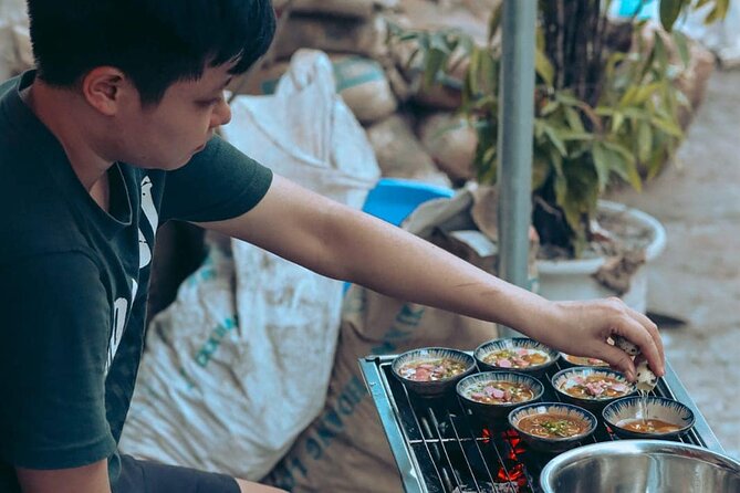 Ha Noi Walking Food Tour, Non Vegetarian,Vegan, vegetarian Option - Walking through Đường Tàu and the Old Quarter