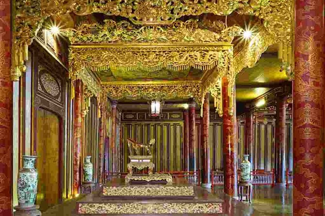 Hai Van Pass and Hue City Sites Deluxe Small Group Tour - Lunch with Hue flavors