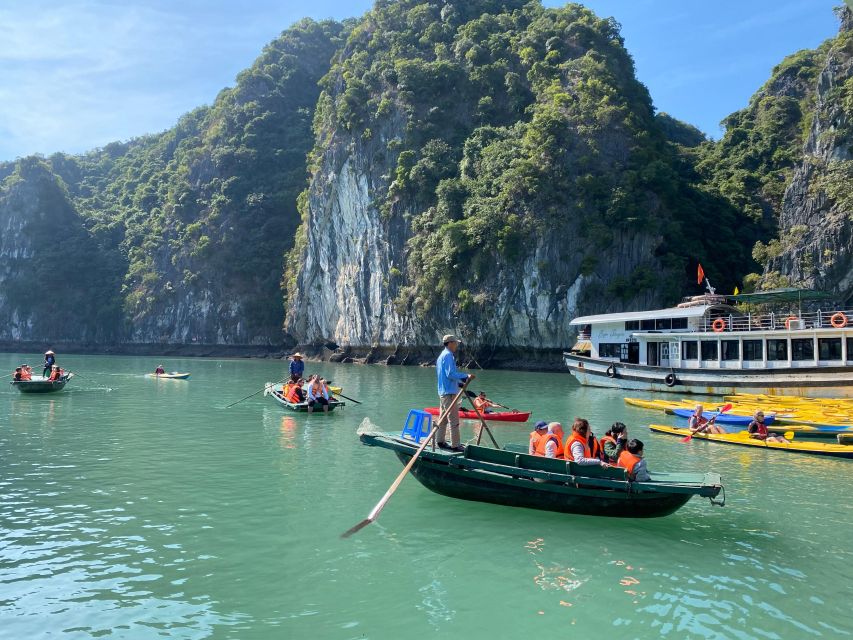 Half day Lan Ha Bay : Boat Trip , Kayaking,Snorkel - Cruising past Cai Beo floating village