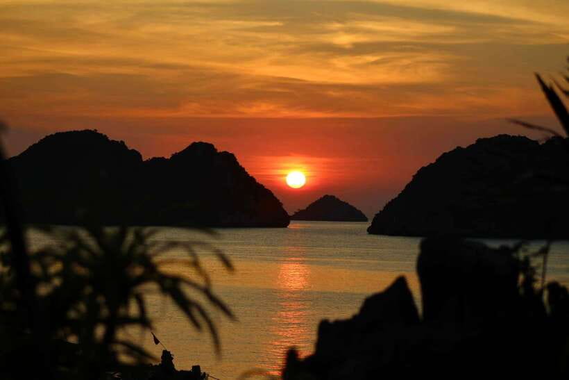 Half day Lan Ha Bay excursion ( 4 hours ): Kayaking, Snorkel - Why Lan Ha Bay feels different from Halong Bay