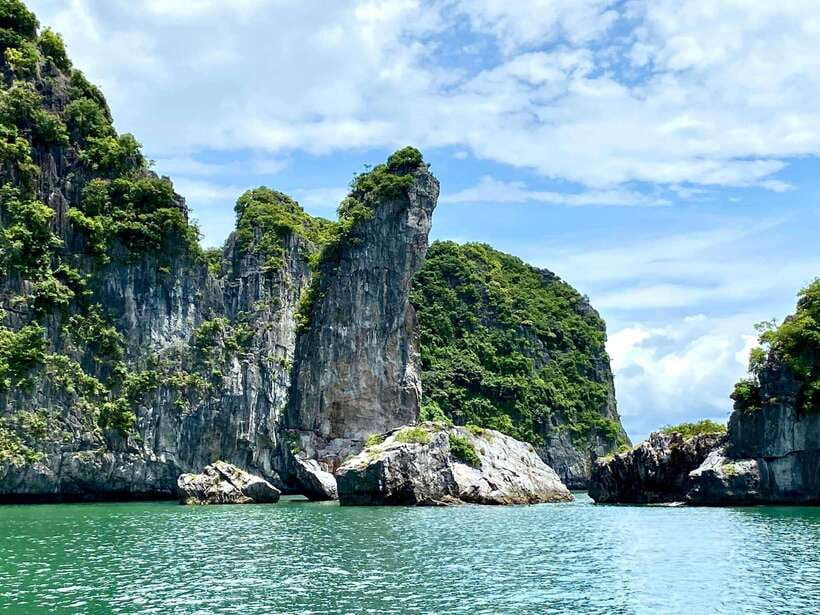 Half day Lan Ha Bay excursion ( 4 hours ): Kayaking, Snorkel - Swimming and snorkeling away from the main crowds