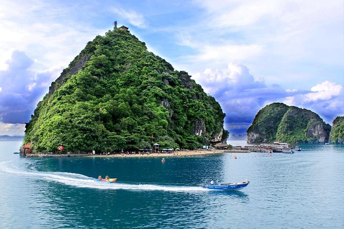Halong 6 hours Boat tour with Cave, Kayak, lunch, transfer high-way from Hanoi - Luon Cave by kayak or bamboo boat