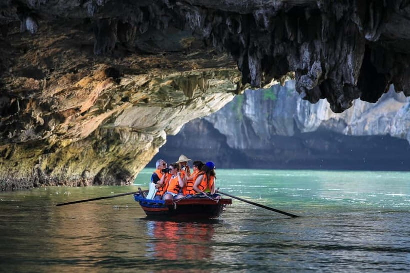 Halong 6 Hours Cruise: Kayak, Cave, Lunch, Beach & Island - Key points at a glance