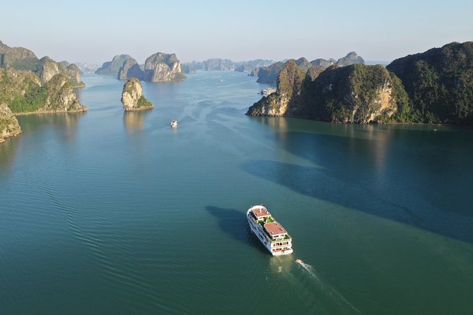 Halong Bay 2 Days 1 Night Included Transfer from Hanoi - The guide and crew make a real difference