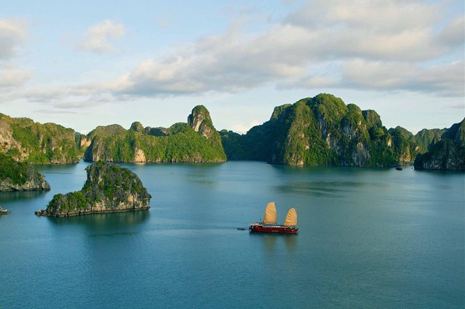 Halong Bay 2D1N BEST CRUISES All-Inclusive: Transfer, Meals, Kayak, Cave, Island - Why one night is better than a day trip