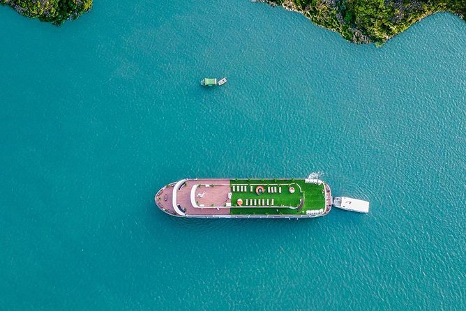 Halong Bay 2D1N BEST CRUISES All-Inclusive: Transfer, Meals, Kayak, Cave, Island - Day two: paddling near a floating village