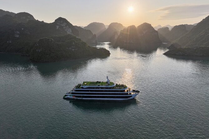 Halong Bay 2D1N Cruise multi options, transfer, swim and kayaking - Leaving Hanoi between 7:45 and 8:30