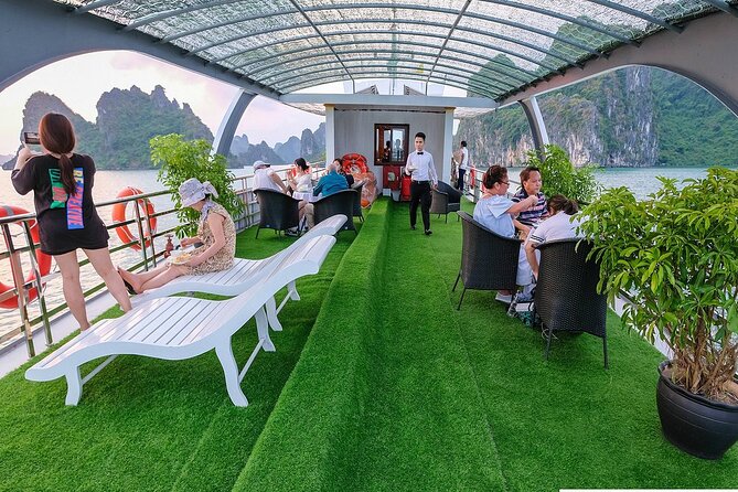 Halong Bay Cruise - Day Tours - Crowds, rubbish, and the less polished side of Halong Bay