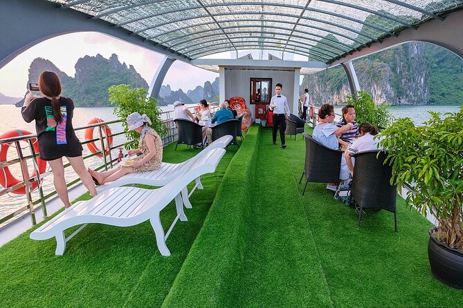 Halong Bay Cruise Luxury Full Day Tours - Life aboard the cruise boat