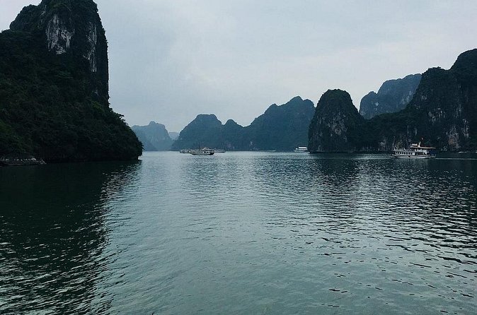 Halong Bay Cruise Tour from Hanoi with Kayak Adventure - The return to Tuan Chau and Hanoi