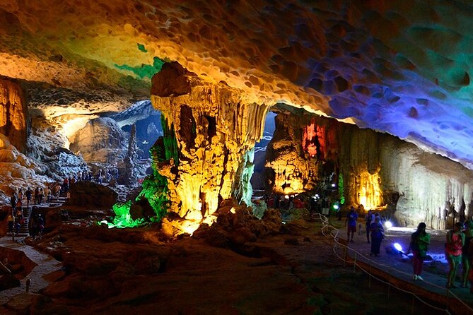 Halong Bay Day Tour By Diamond Era Cruise,Titop,Sung Sot & kayak - Hang Luon by kayak or bamboo boat