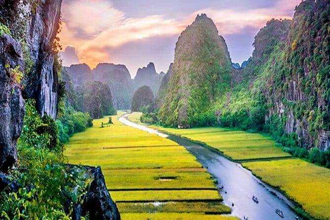 Halong Bay Day Tour Luxury Cruise With Jacuzzi and Buffet Lunch - Titop Island, with a climb or a swim