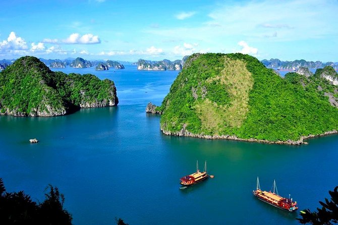 Halong Bay Day Tour With Titop Island, Cave, Kayak & Lunch - Lunch among Halong Bay’s limestone towers