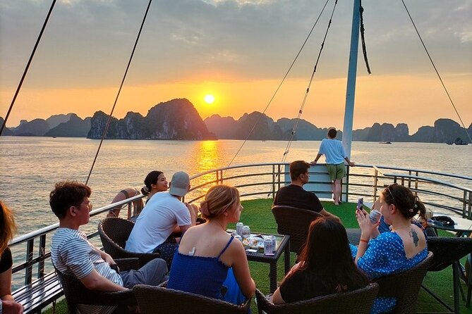 Halong Bay Day Trip 6hour: Buffet Lunch,Limousine bus,small group - Ti Top Island for swimming and the bay viewpoint
