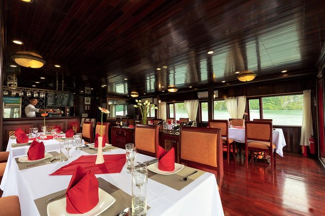 Halong bay deluxe cruise 2 days/ 1 night: kayaking, titop island, surprise cave - Surprise Cave, the main natural attraction