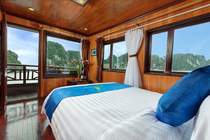 Halong bay deluxe cruise 2 days/ 1 night: kayaking, titop island, surprise cave - Getting from Hanoi to the harbor