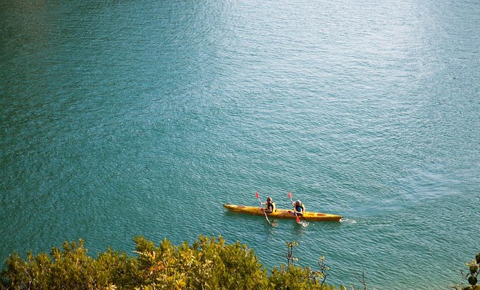 Halong bay Deluxe Cruise 2D/1N: Kayaking, swimming, Titop island & surprise cave - Titop Island offers beach time or a viewpoint