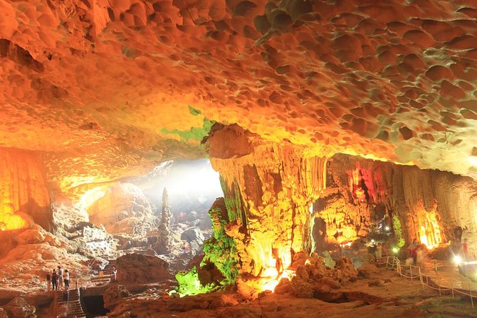Halong bay Full Day Cruise trip: kayaking, surprise cave, titop island, lunch - Exploring Sung Sot, or Surprise Cave
