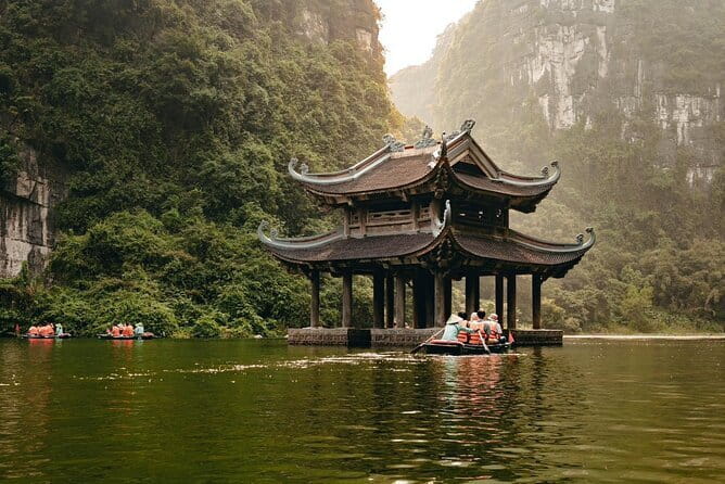 Halong Bay Full Day with All-Inclusive - Vietnamese food and the return cruise