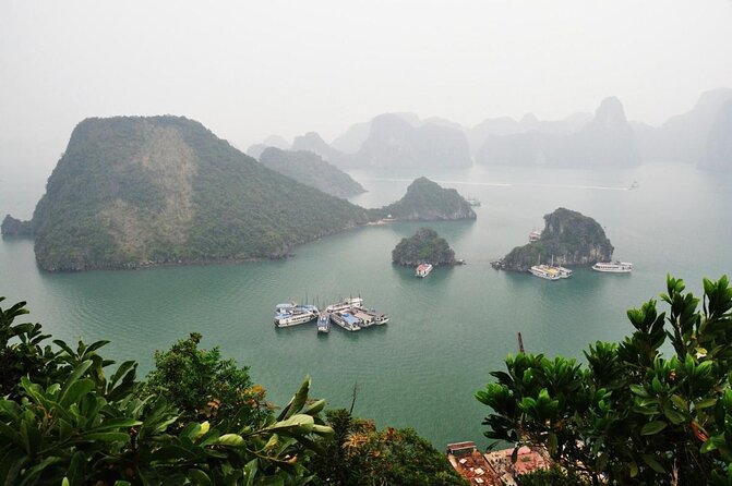 Halong Bay - Hera Cruise - All Inclusive Multi Days Tour - Boarding, lunch, and your first look at Halong Bay