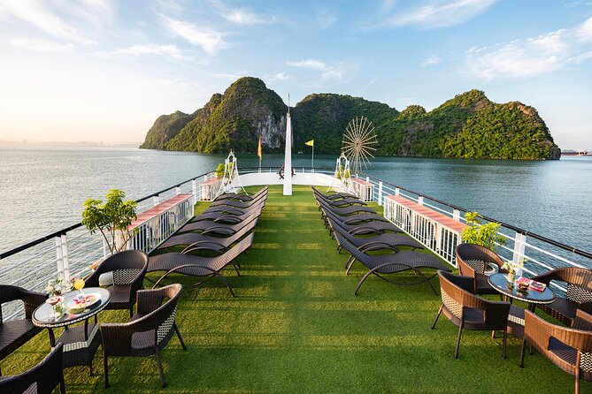Halong bay Luxur Cruise Day trip: Buffet lunch & Limousine bus - The limousine ride from Hanoi’s Old Quarter