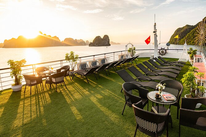 Halong bay Luxur Cruise Day trip: Buffet lunch & Limousine bus - Luon Cave and the optional kayaking fee
