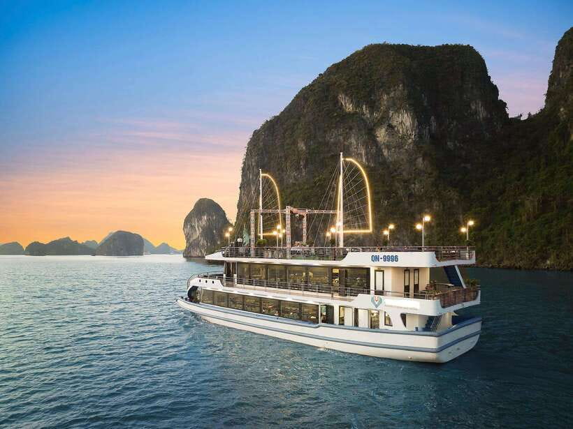 Halong Bay Luxury Cruise: Kayak&Swim,Cave, Party BEST SELLER - Sunset party on the way back
