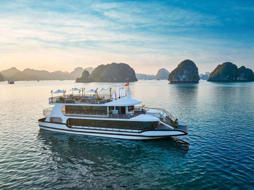 Halong Bay: Luxury Day Cruise with Buffet, Kayak, Swim - Why this Halong Bay cruise works as a first visit