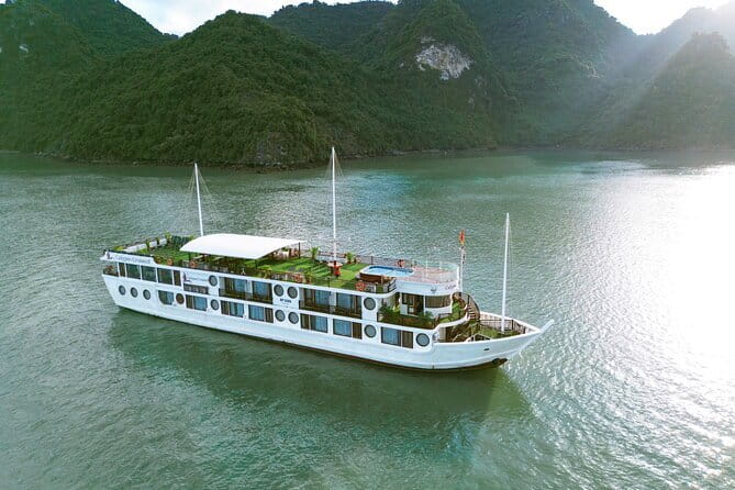 HALONG BAY LUXURY IRIS CRUISE DAY TRIP-BEST SELLER: Kayak, Music - Group Size, Guide Support, and Cruise Style