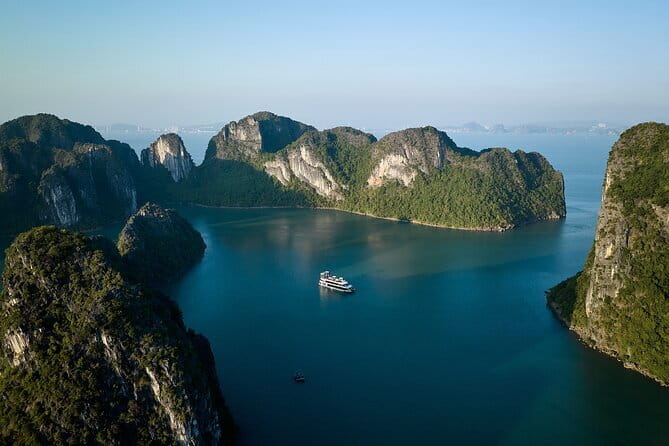 HALONG BAY LUXURY IRIS CRUISE DAY TRIP-BEST SELLER: Kayak, Music - Starting From Hanoi or Halong