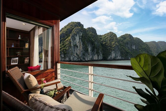 Halong Pandora 5 Star Cruise 2D1N-All Inclusive, cave, transfer - Lunch while the ship enters Lan Ha Bay