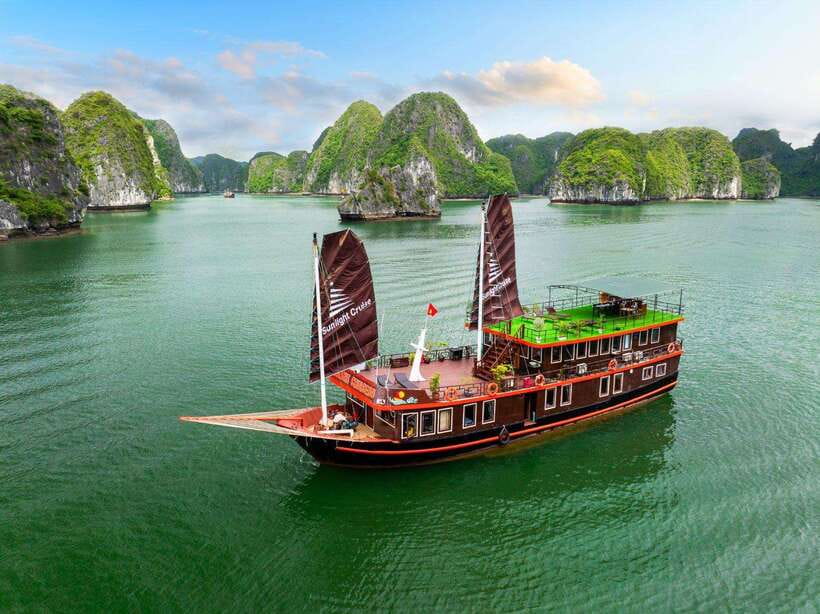 Hanoi: 2-Day Ha Long and Lan Ha Bay Cruise with Kayaking - Lunch, disembarkation, and the return to Hanoi