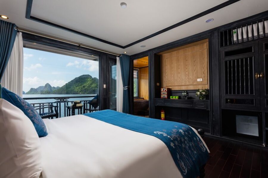 Hanoi: 2-Day Halong & Lan Ha Bay 5-Star Cruise with Balcony - Sunrise tai chi and the second morning