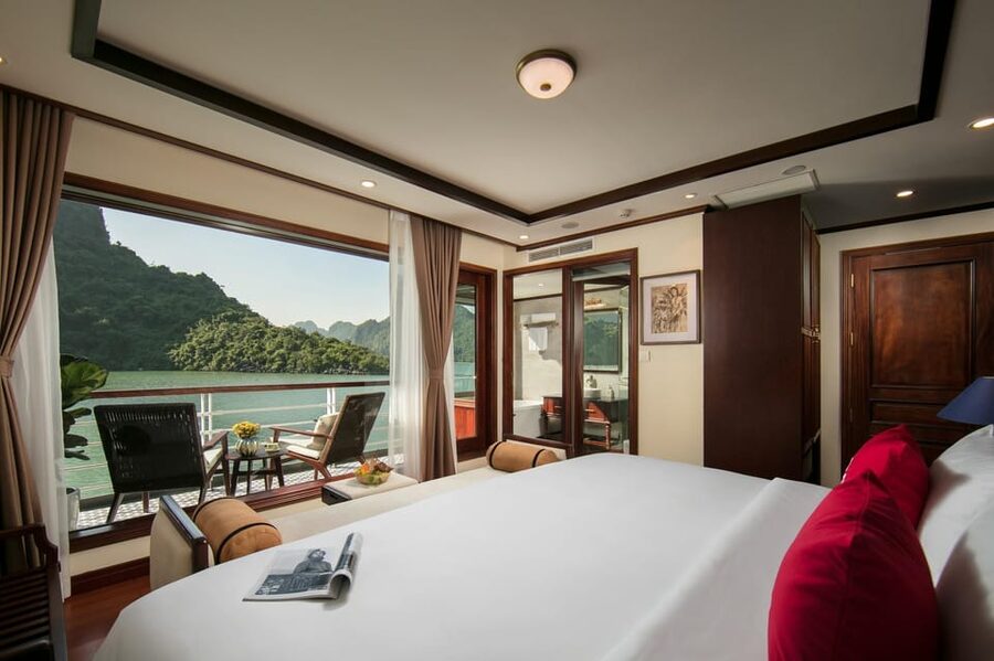 Hanoi: 2-Day Lan Ha & Halong Bay 5 Stars Cruise with Balcony - Lunch with limestone views
