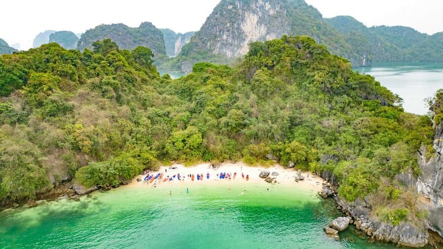 Hanoi: 3-Day Ninh Binh, Ha Long & Bai Tu Long Cruise UNESCO - Lunch with Vietnamese buffet dishes