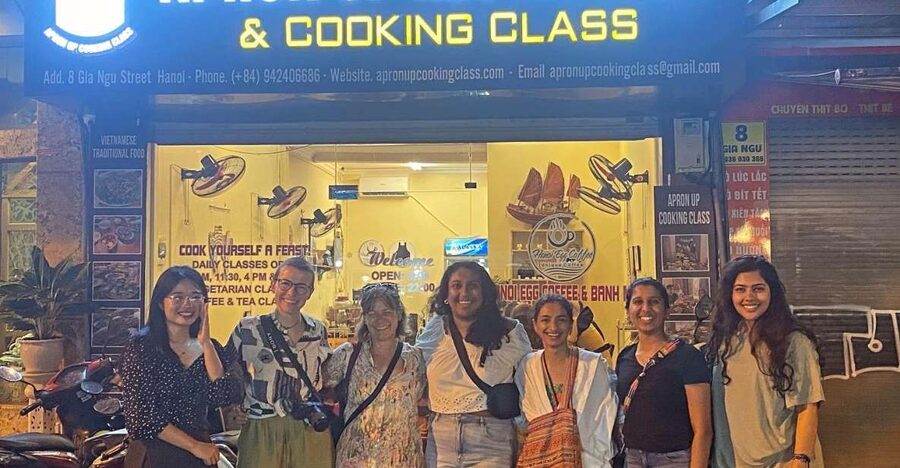 Hanoi: 5 Local Dishes Cooking Class with Meal & Market Visit - Shopping for ingredients at a Hanoi wet market