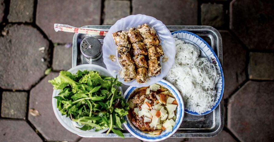 Hanoi: 7 Tastings Street Food Tour with Train Street - Key points to know before you book