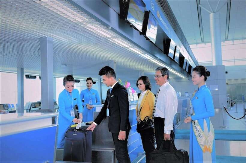 Hanoi Airport: Premium Fast Track Immigration Assistance - Meeting your host at Terminal 2