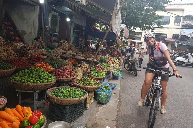Hanoi: Amazing Morning with Bicycle - All Inclusive - Crossing the Red River on Long Bien Bridge