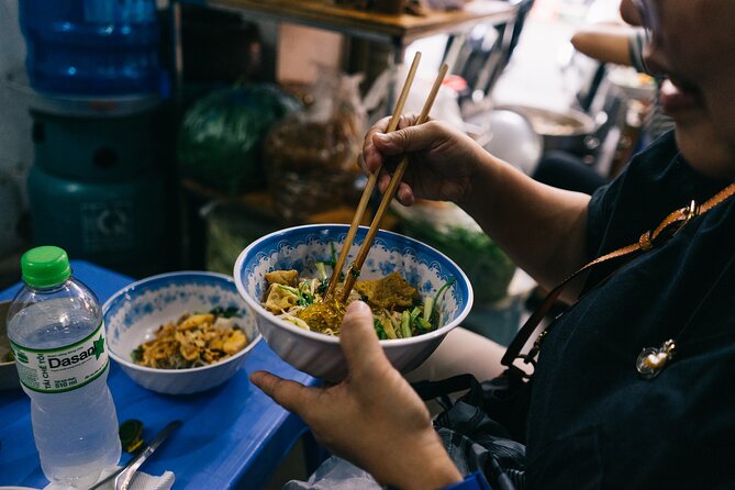 Hanoi Authentic Local Food Tasting Tour - Walking through Hanoi’s Old Quarter