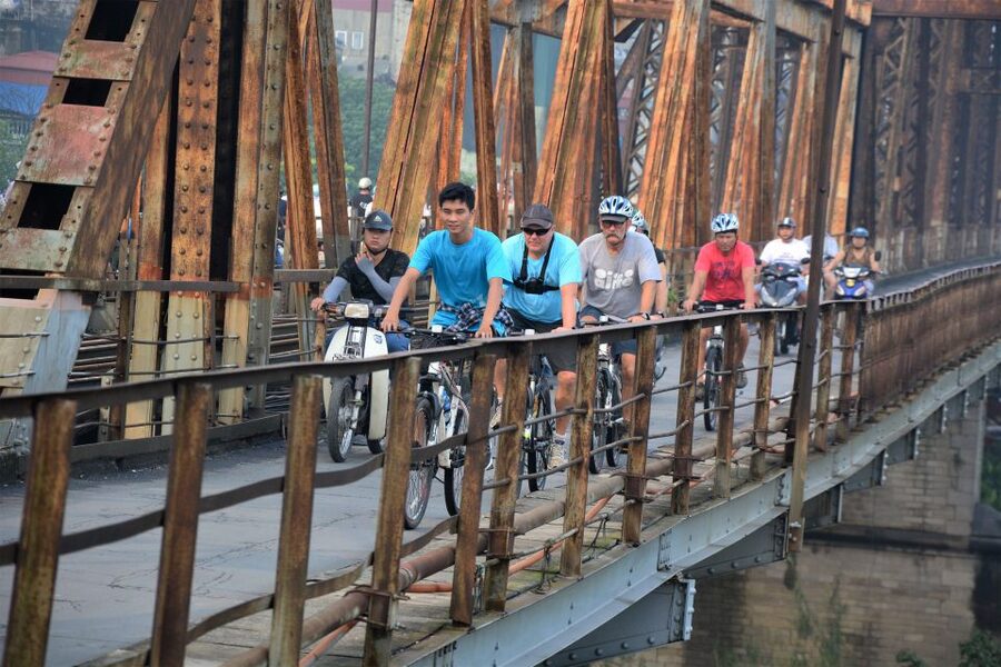 Hanoi: Bike Tour Through Hidden Gems and Banana Island - Train Street and timing the train