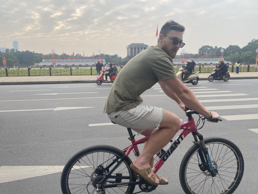Hanoi: Bike Tour Through Hidden Gems and Banana Island - Food that makes the ride worthwhile