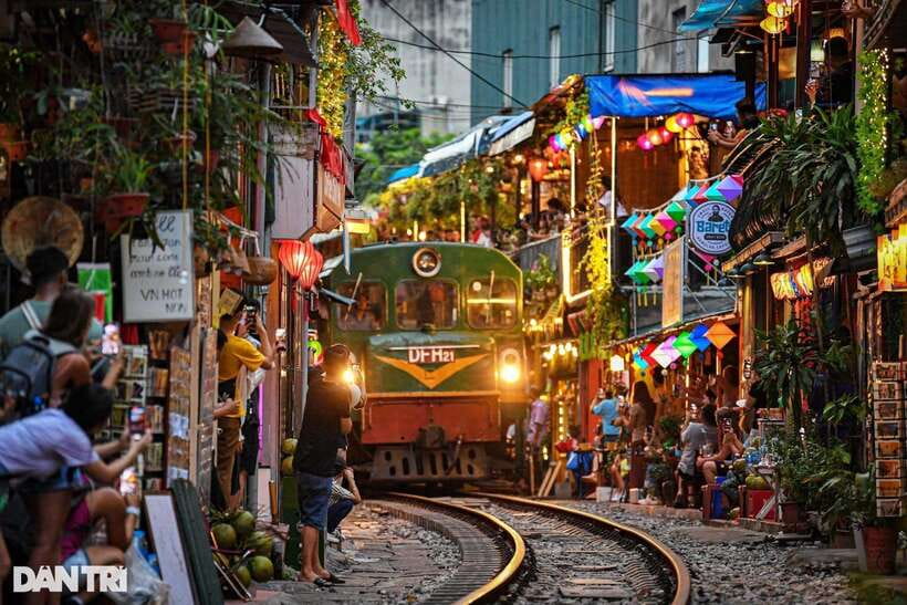 Hanoi City Half Day - The City Contains Cultural Beauty - Ngoc Son Temple and Hoan Kiem Lake