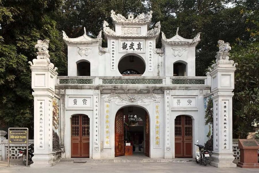 Hanoi City Highlights Walking Tour – Landmarks & History - Parks, Hoan Kiem Lake, and the city’s long memory