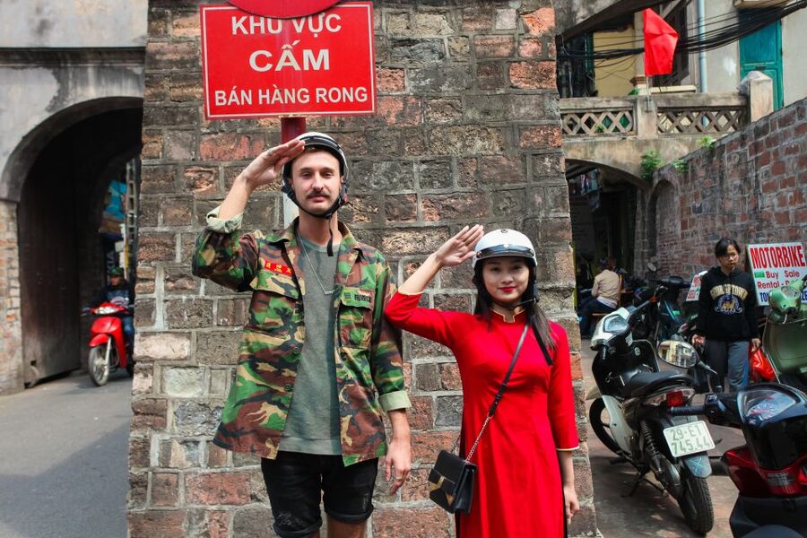 Hanoi: City Sightseeing Motorbike Tour - Walking through the Temple of Literature