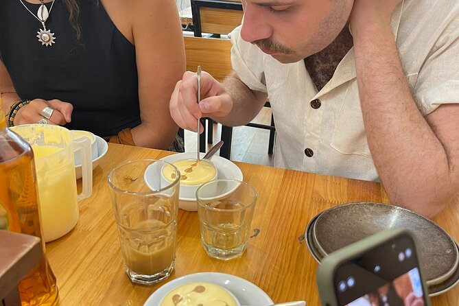 Hanoi Coffee Class learning 5 famous coffee in Hanoi - Snacks, caffeine, and the pace of the two hours