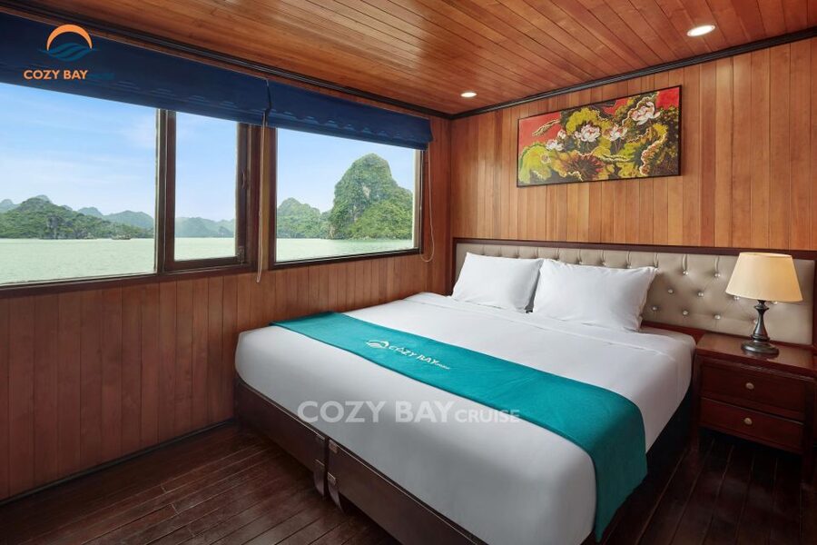 Hanoi: Cozy Halong Bay Overnight Cruise with Meals - Kayaking through the bay