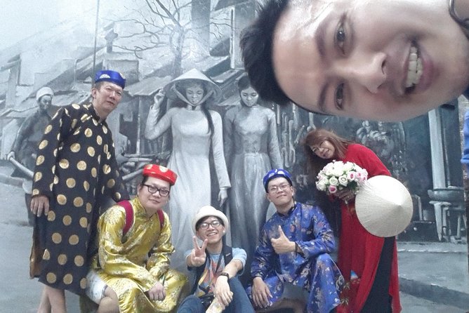 HANOI CULTURAL DISCOVERY TOUR ( "5 in 1" 4 hours - Special Package!) - The cyclo ride through Hanoi’s Old Quarter