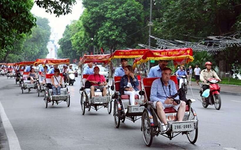 Hanoi: Cyclo the Old Quarter and Egg Coffee Tour - Stories, statues, and French Colonial Hanoi on foot